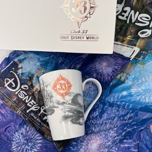 DISNEY WORLD CLUB 33 MUG NWT & HANDLE SHOPPING BAG. Serious offers considered.